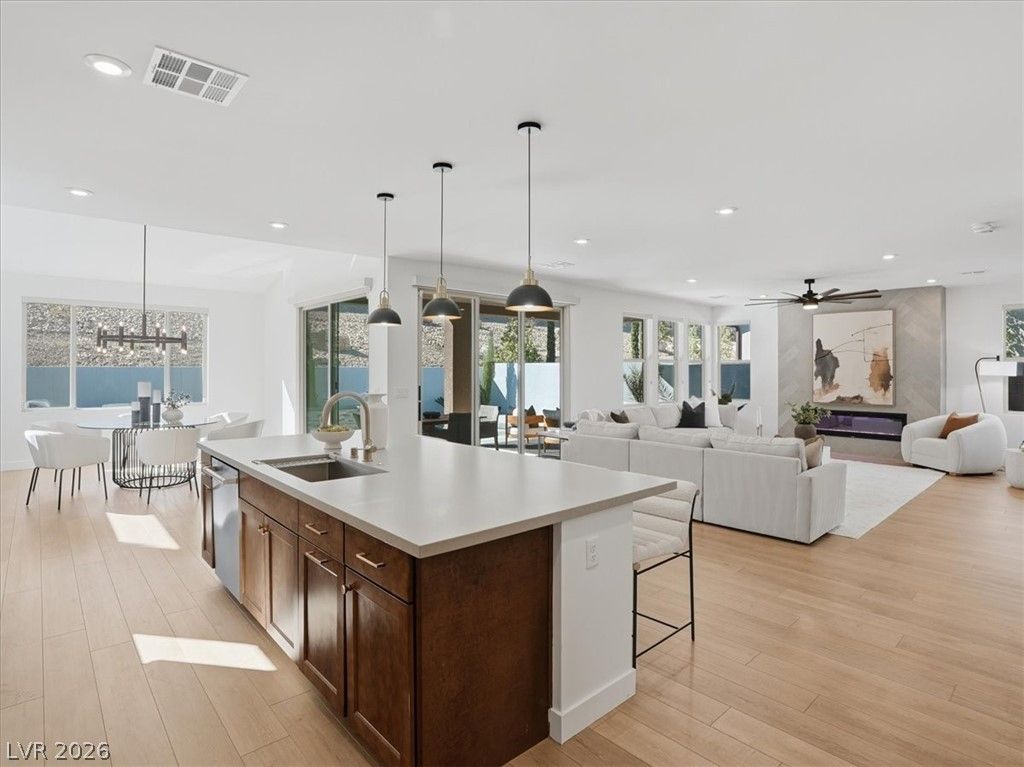 Image 15 of property listing at 9725 Starlight Ridge Avenue, Las Vegas, NV 89148