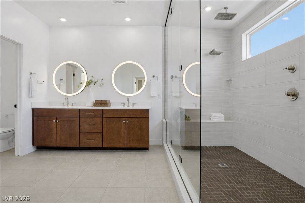 Image 31 of property listing at 9725 Starlight Ridge Avenue, Las Vegas, NV 89148