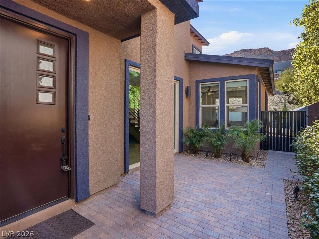 Image 8 of property listing at 9725 Starlight Ridge Avenue, Las Vegas, NV 89148
