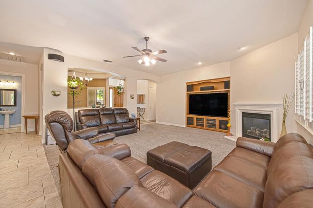 1655 Tibessart Ct, Folsom, CA 95630