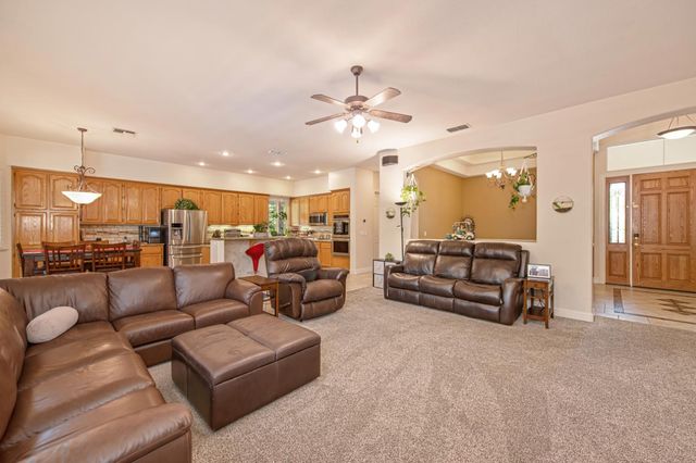 1655 Tibessart Ct, Folsom, CA 95630