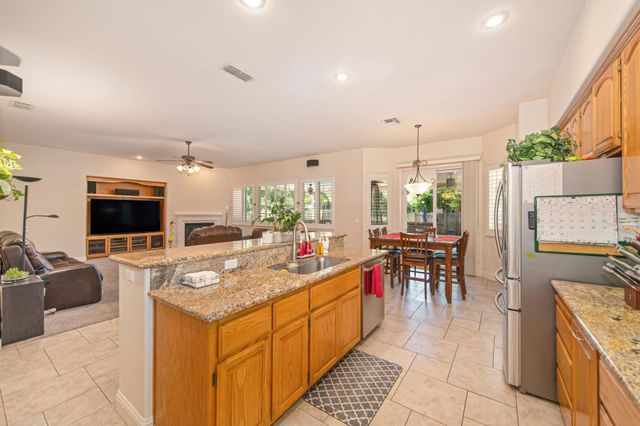 1655 Tibessart Ct, Folsom, CA 95630