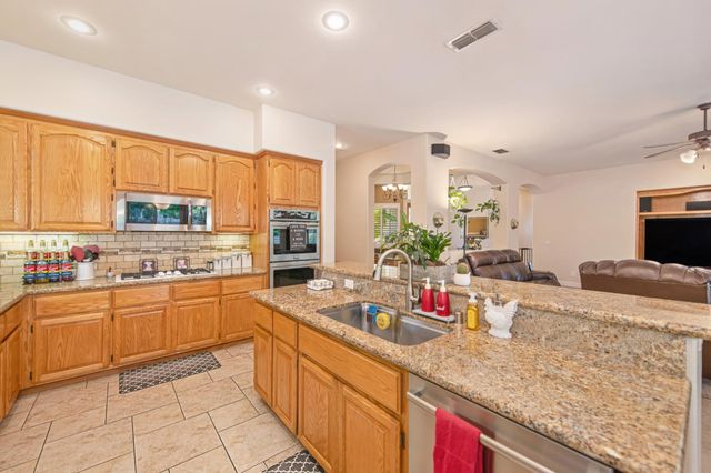 1655 Tibessart Ct, Folsom, CA 95630