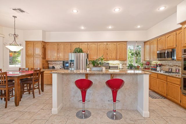 1655 Tibessart Ct, Folsom, CA 95630