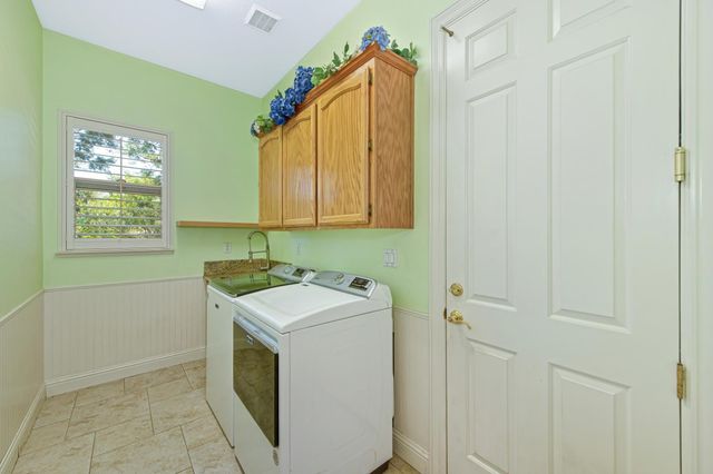 1655 Tibessart Ct, Folsom, CA 95630