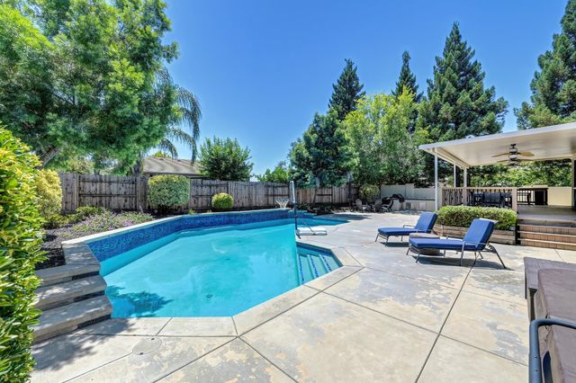 1655 Tibessart Ct, Folsom, CA 95630