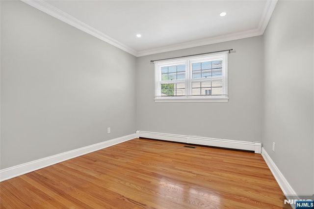 28 1st Street, Wallington, NJ 07057