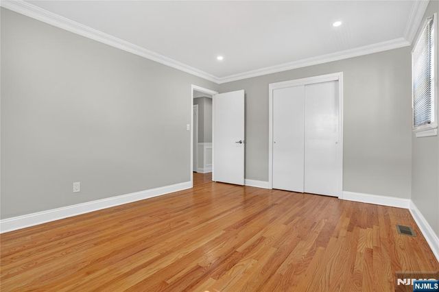 28 1st Street, Wallington, NJ 07057