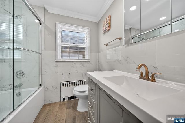 28 1st Street, Wallington, NJ 07057