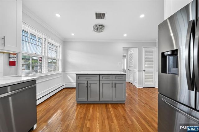 28 1st Street, Wallington, NJ 07057