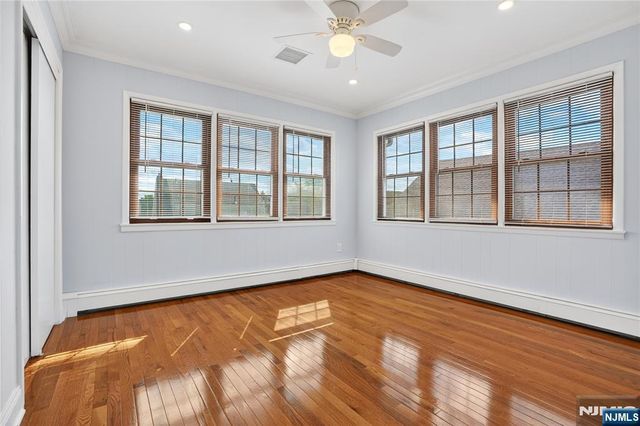 28 1st Street, Wallington, NJ 07057