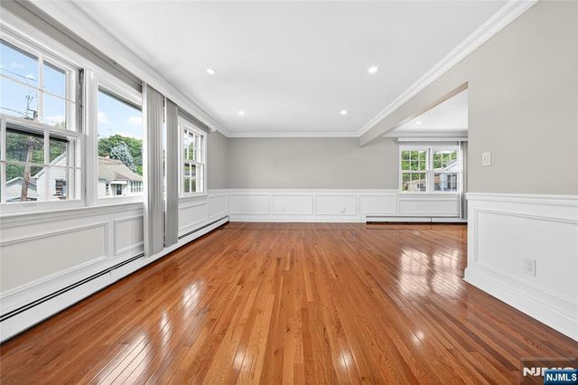 28 1st Street, Wallington, NJ 07057