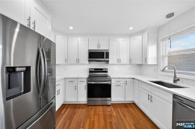 28 1st Street, Wallington, NJ 07057
