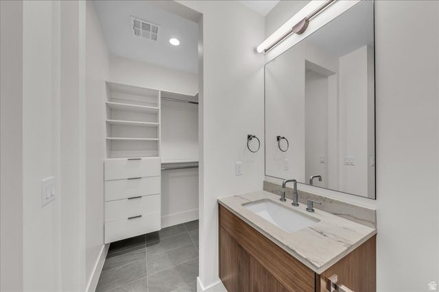 533 S KWAVASA DR, Ivins, UT 84738