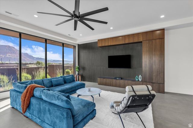 533 S KWAVASA DR, Ivins, UT 84738