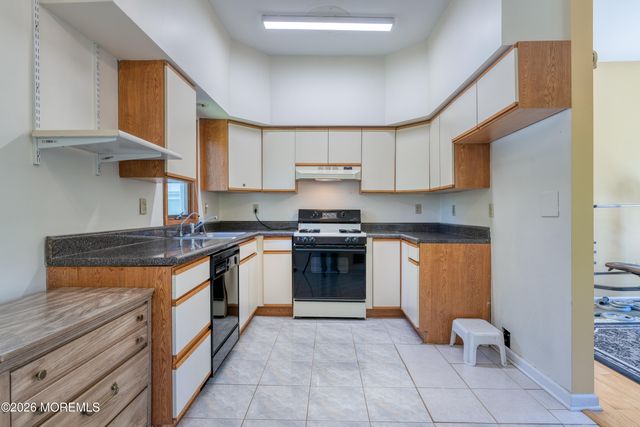 795 Harmony Road, Middletown, NJ 07748