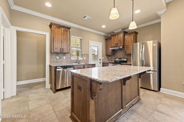 103 Canton Court, Youngsville, LA 70592