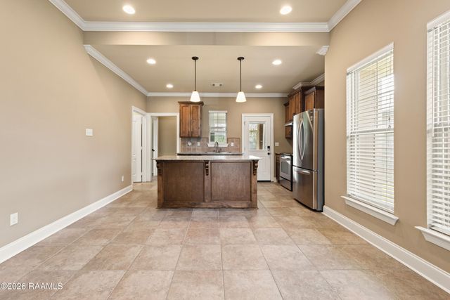 103 Canton Court, Youngsville, LA 70592