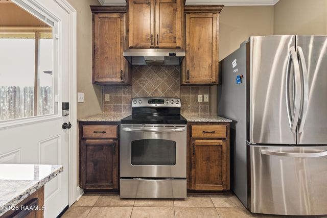 103 Canton Court, Youngsville, LA 70592