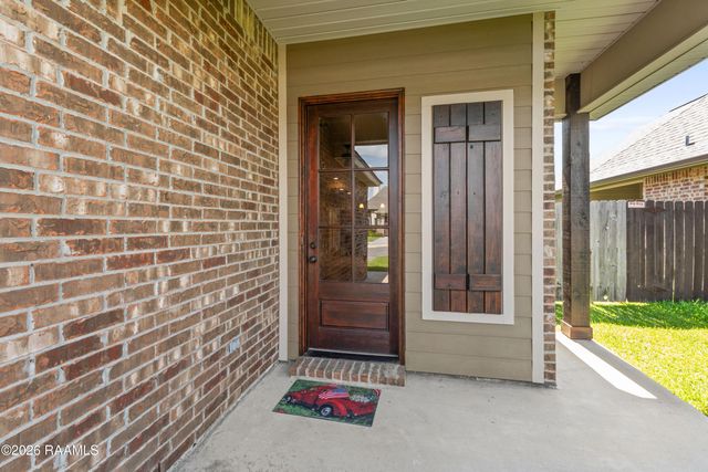 103 Canton Court, Youngsville, LA 70592