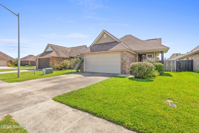 103 Canton Court, Youngsville, LA 70592
