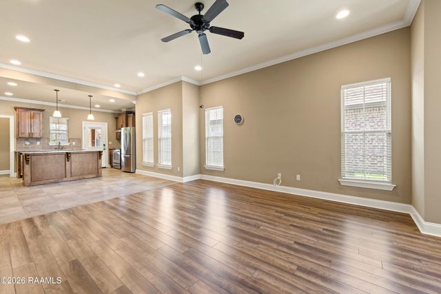 103 Canton Court, Youngsville, LA 70592