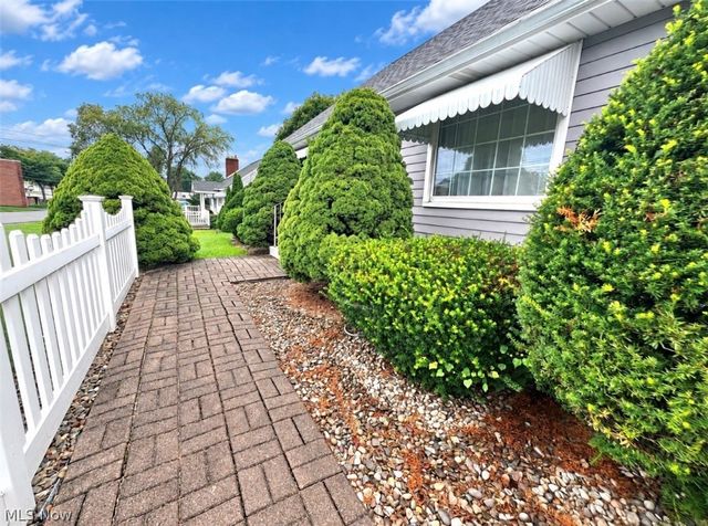 2520 Clarendon Avenue NW, Canton, OH 44708