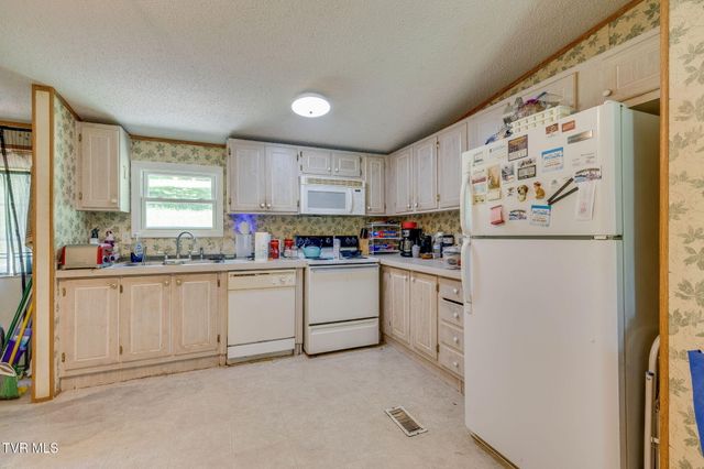 225 Sheets Hollow Road, Johnson City, TN 37601