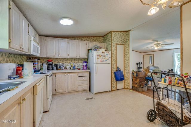 225 Sheets Hollow Road, Johnson City, TN 37601