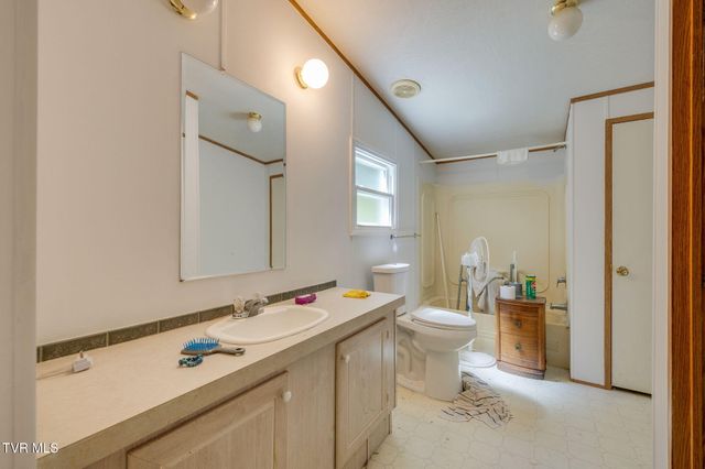 225 Sheets Hollow Road, Johnson City, TN 37601