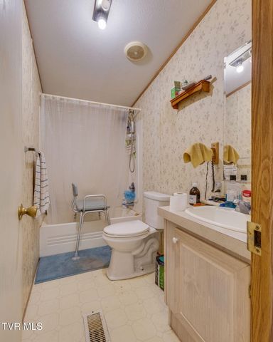 225 Sheets Hollow Road, Johnson City, TN 37601