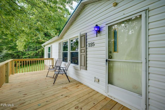 225 Sheets Hollow Road, Johnson City, TN 37601