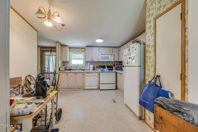 225 Sheets Hollow Road, Johnson City, TN 37601