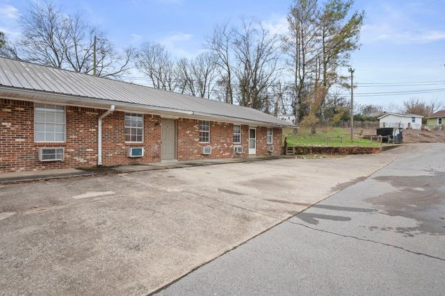 101 Walnut St Apt 24, Clarksville, TN 37042