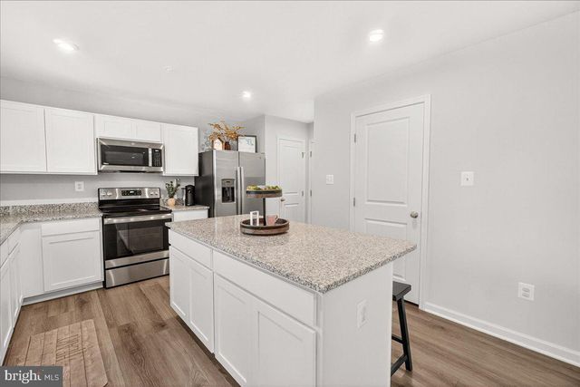 42 RAYMOND XING, Hagerstown, MD 21740