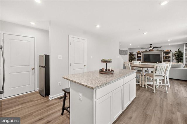 42 RAYMOND XING, Hagerstown, MD 21740