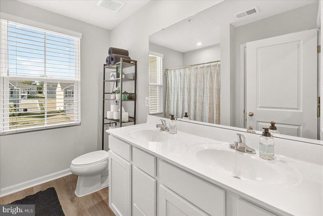 42 RAYMOND XING, Hagerstown, MD 21740