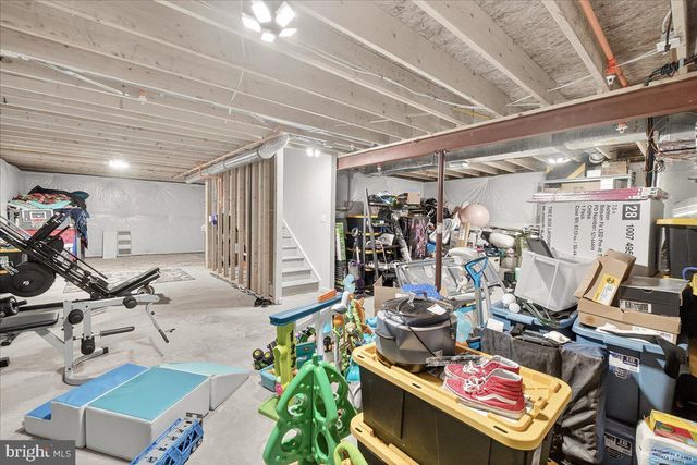 42 RAYMOND XING, Hagerstown, MD 21740