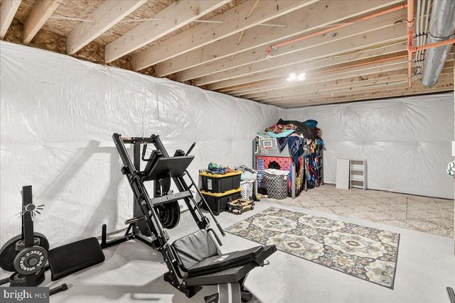 42 RAYMOND XING, Hagerstown, MD 21740