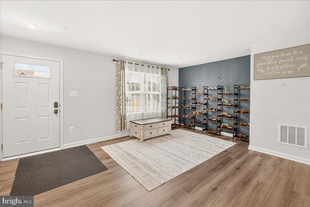 42 RAYMOND XING, Hagerstown, MD 21740