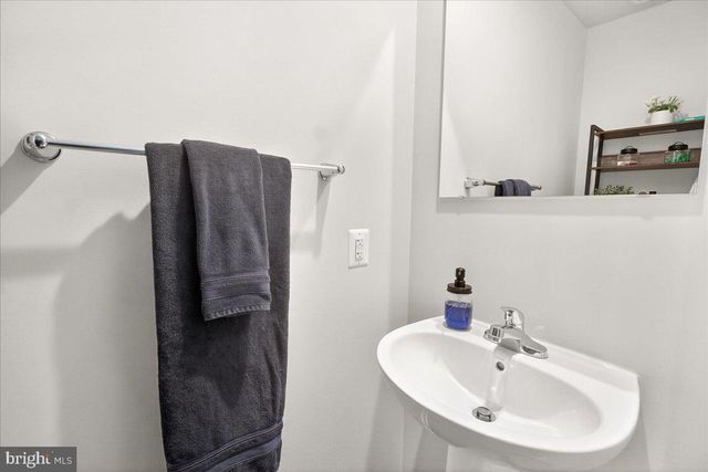 42 RAYMOND XING, Hagerstown, MD 21740