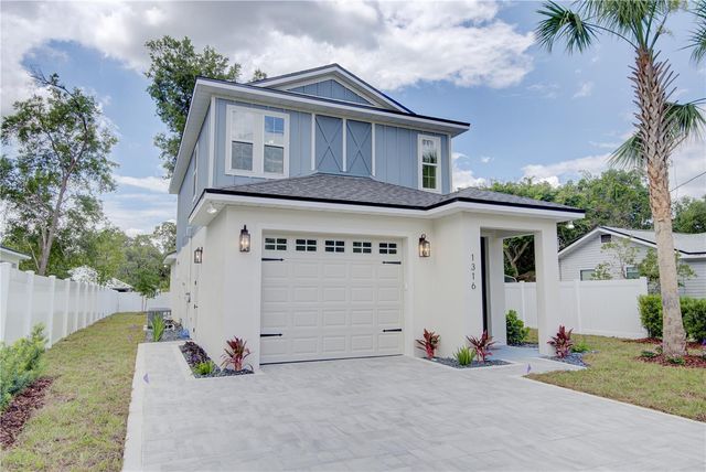 1316 E 9TH AVENUE, Mount Dora, FL 32757