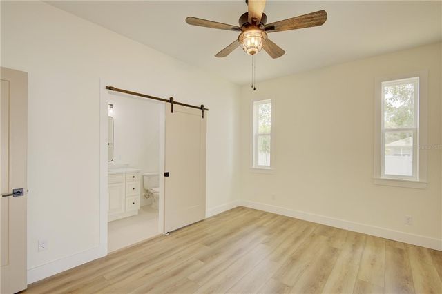 1316 E 9TH AVENUE, Mount Dora, FL 32757