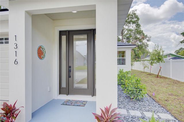 1316 E 9TH AVENUE, Mount Dora, FL 32757