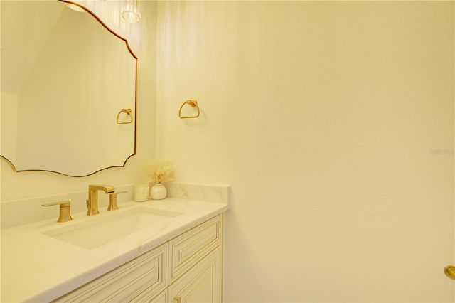 1316 E 9TH AVENUE, Mount Dora, FL 32757