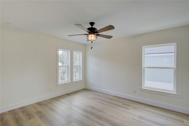 1316 E 9TH AVENUE, Mount Dora, FL 32757
