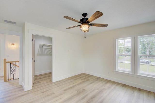 1316 E 9TH AVENUE, Mount Dora, FL 32757