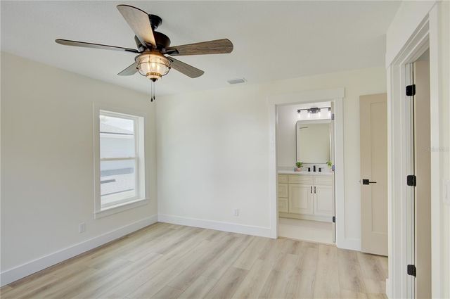 1316 E 9TH AVENUE, Mount Dora, FL 32757