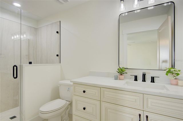 1316 E 9TH AVENUE, Mount Dora, FL 32757