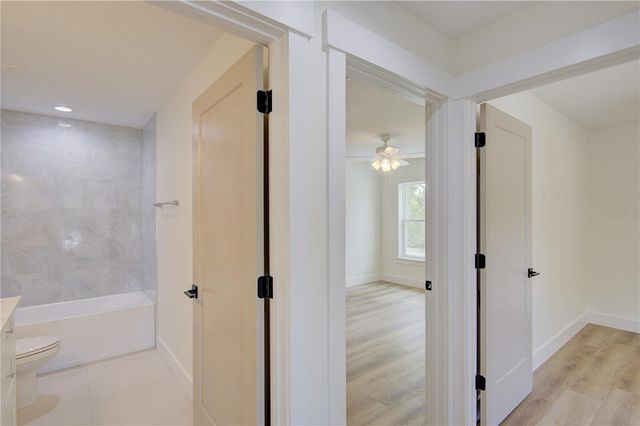1316 E 9TH AVENUE, Mount Dora, FL 32757